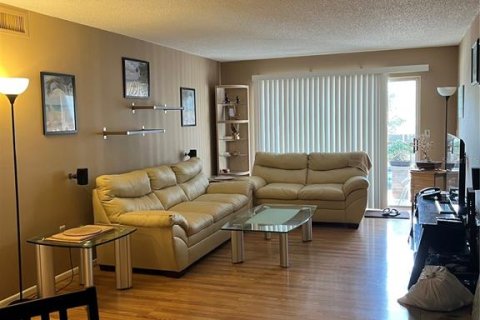 Condo in Sarasota, Florida, 1 bedroom  № 1508962 - photo 21