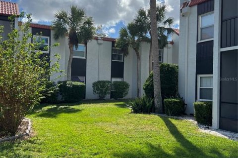 Condo in Sarasota, Florida, 1 bedroom  № 1508962 - photo 8