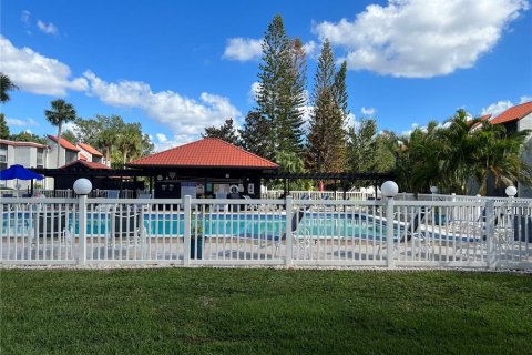 Condo in Sarasota, Florida, 1 bedroom  № 1508962 - photo 11