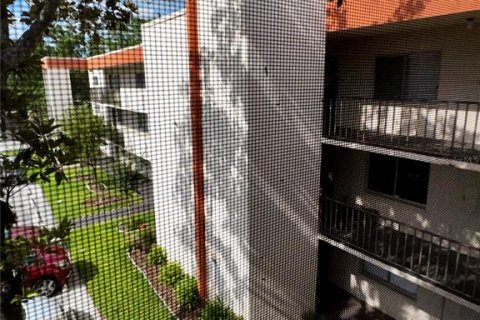 Condo in Lakeland, Florida, 2 bedrooms № 2103684 - photo 2