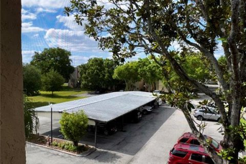 Condo in Lakeland, Florida, 2 bedrooms № 2103684 - photo 26