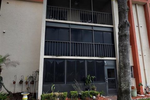 Condominio en Lakeland, Florida, 2 dormitorios  № 2103684
