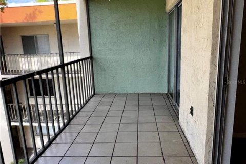 Condo in Lakeland, Florida, 2 bedrooms № 2103684 - photo 24