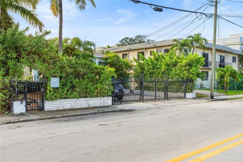 Apartamento en alquiler en Miami, Florida, 2 dormitorios, 65.03 m2 № 2032922 - foto 3