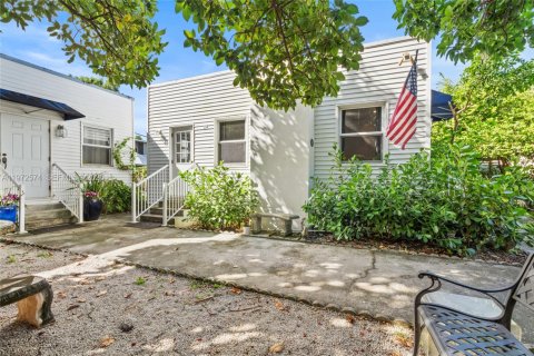 Apartamento en alquiler en Miami, Florida, 2 dormitorios, 65.03 m2 № 2032922 - foto 9