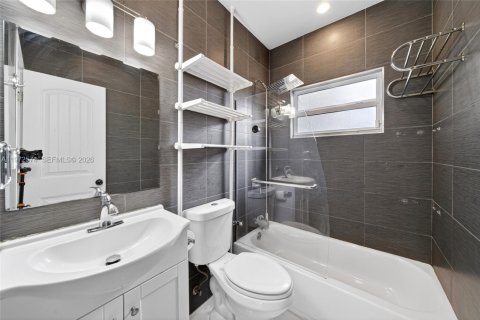 Apartamento en alquiler en Miami, Florida, 2 dormitorios, 65.03 m2 № 2032922 - foto 15