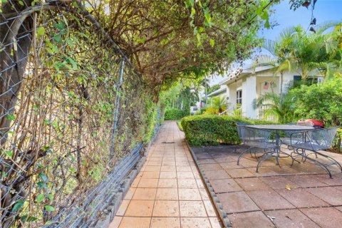 Apartamento en alquiler en Miami, Florida, 2 dormitorios, 65.03 m2 № 2032922 - foto 7