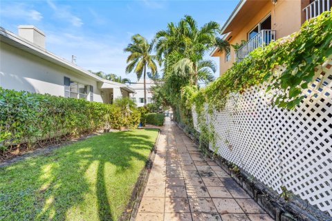 Apartamento en alquiler en Miami, Florida, 2 dormitorios, 65.03 m2 № 2032922 - foto 13