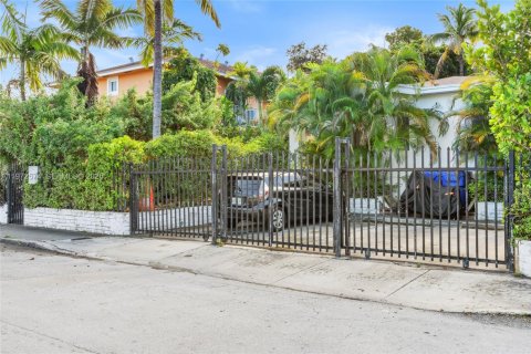 Apartamento en alquiler en Miami, Florida, 2 dormitorios, 65.03 m2 № 2032922 - foto 18