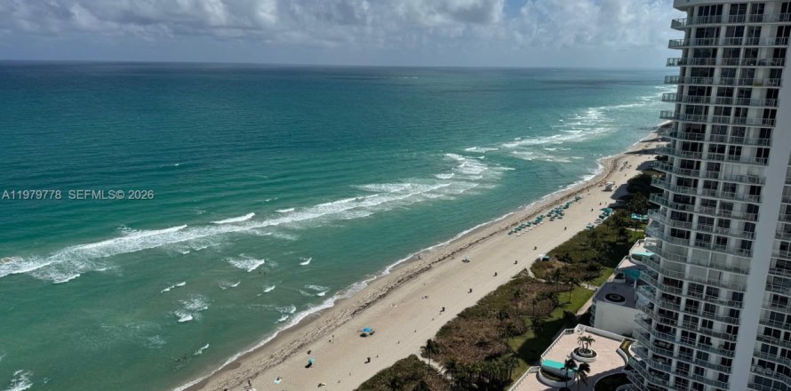 Кондоминиум с 1 спальней в Санни-Айлс-Бич, Флорида № 2043864