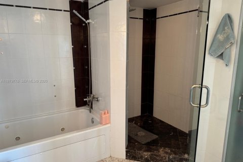 Купить кондоминиум в Санни-Айлс-Бич, Флорида 1 спальня, 92.9м2, № 2043864 - фото 15