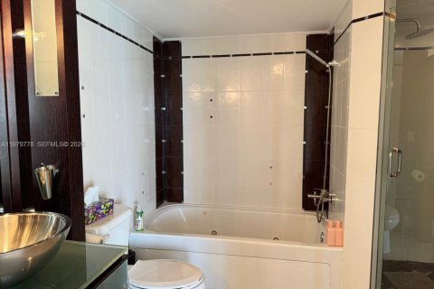 Купить кондоминиум в Санни-Айлс-Бич, Флорида 1 спальня, 92.9м2, № 2043864 - фото 14