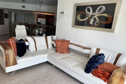 Купить кондоминиум в Санни-Айлс-Бич, Флорида 1 спальня, 92.9м2, № 2043864 - фото 8