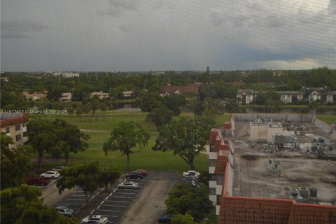 Снять в аренду кондоминиум в Лодерхилл, Флорида 2 спальни, 90.3м2, № 2082579 - фото 12