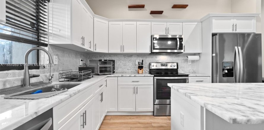 Touwnhouse à Pembroke Pines, Floride 3 chambres, 190.82 m2 № 1892819