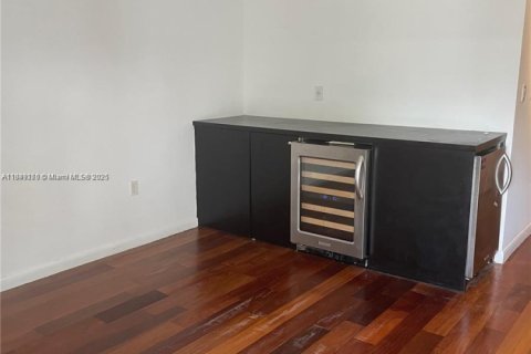 Copropriété à louer à Miami Beach, Floride: 1 chambre, 40.51 m2 № 1850790 - photo 3