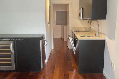 Copropriété à louer à Miami Beach, Floride: 1 chambre, 40.51 m2 № 1850790 - photo 1