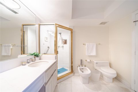 Condo in Miami Beach, Florida, 3 bedrooms  № 2025960 - photo 20