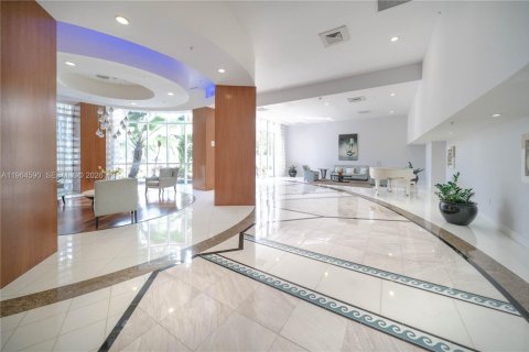 Condo in Miami Beach, Florida, 3 bedrooms  № 2025960 - photo 26