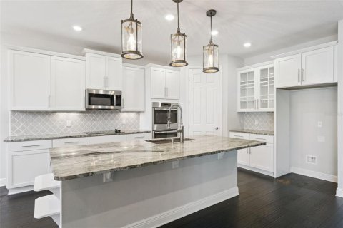 House in BELLALAGO in Kissimmee, Florida 5 bedrooms, 275.92 sq.m. № 2273024 - photo 6