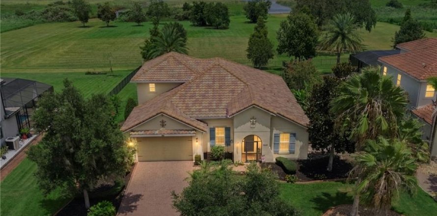 House in BELLALAGO in Kissimmee, Florida 5 bedrooms, 275.92 sq.m. № 2273024