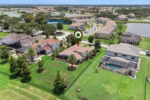 House in BELLALAGO in Kissimmee, Florida 5 bedrooms, 275.92 sq.m. № 2273024 - photo 4