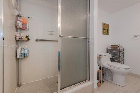Copropriété à vendre à Hallandale Beach, Floride: 3 chambres, 165.37 m2 № 2044518 - photo 25