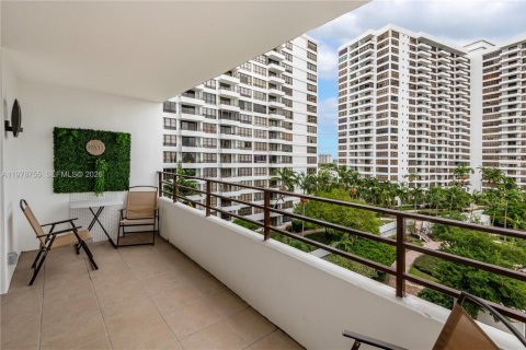 Copropriété à vendre à Hallandale Beach, Floride: 3 chambres, 165.37 m2 № 2044518 - photo 7