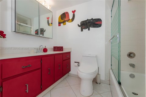 Copropriété à vendre à Hallandale Beach, Floride: 3 chambres, 165.37 m2 № 2044518 - photo 29