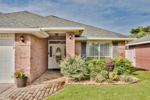 Villa ou maison à louer à Miramar Beach, Floride: 4 chambres, 178.84 m2 № 590187 - photo 1