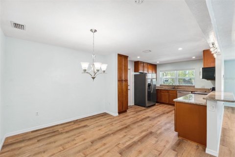Villa ou maison à vendre à Saint Petersburg, Floride: 4 chambres, 154.4 m2 № 1583246 - photo 13
