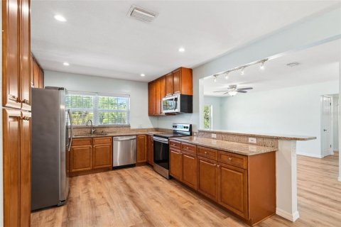 Villa ou maison à vendre à Saint Petersburg, Floride: 4 chambres, 154.4 m2 № 1583246 - photo 15