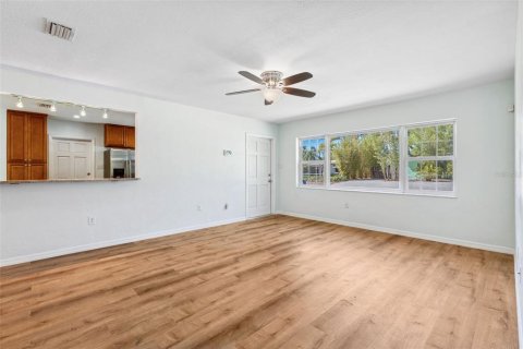 Villa ou maison à vendre à Saint Petersburg, Floride: 4 chambres, 154.4 m2 № 1583246 - photo 7