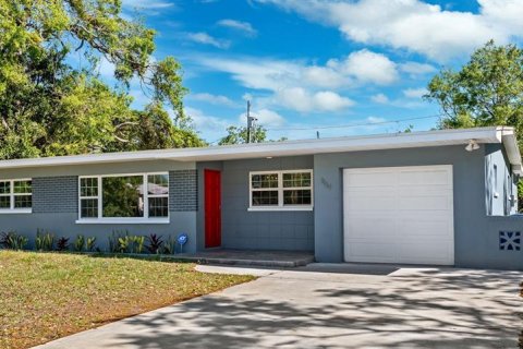 Villa ou maison à vendre à Saint Petersburg, Floride: 4 chambres, 154.4 m2 № 1583246 - photo 1