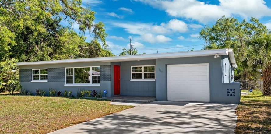 Villa ou maison à Saint Petersburg, Floride 4 chambres, 154.4 m2 № 1583246