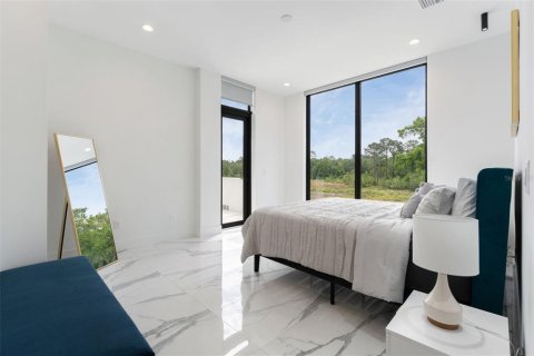 House in Tampa, Florida 4 bedrooms, 278.99 sq.m. № 1614578 - photo 26