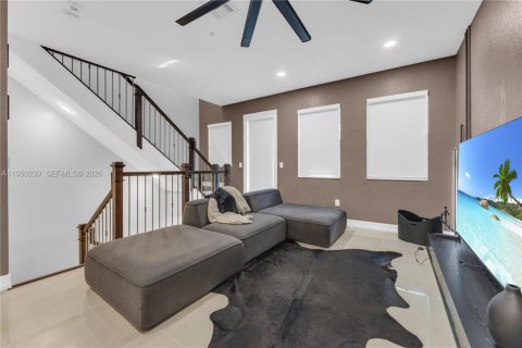 Touwnhouse à vendre à Pembroke Pines, Floride: 3 chambres, 182 m2 № 2007671 - photo 18