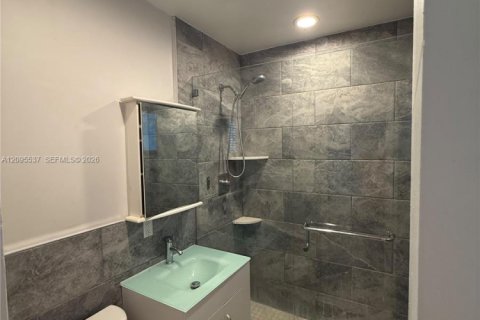 Apartment in Miami Shores, Florida 1 bedroom, 55.74 sq.m. № 2392100 - photo 5