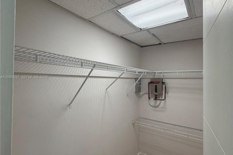 Apartment in Miami Shores, Florida 1 bedroom, 55.74 sq.m. № 2392100 - photo 8
