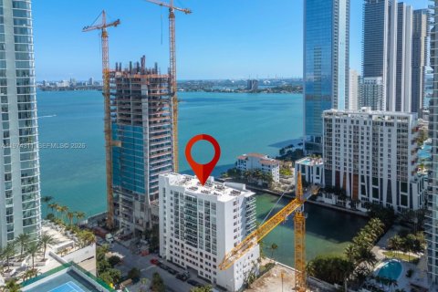 Condo in Miami, Florida, 1 bedroom  № 2036539