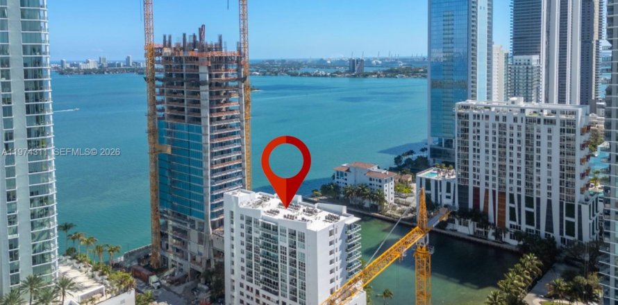 Condo in Miami, Florida, 1 bedroom  № 2036539