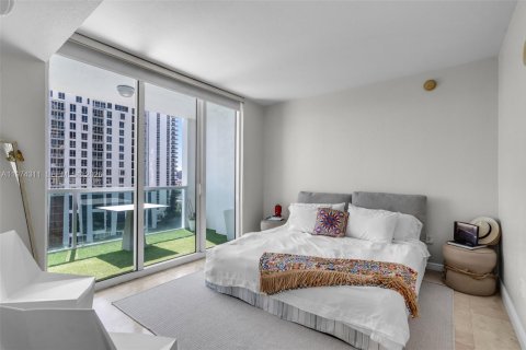Condo in Miami, Florida, 1 bedroom  № 2036539 - photo 9