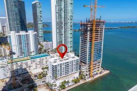 Condo in Miami, Florida, 1 bedroom  № 2036539 - photo 20
