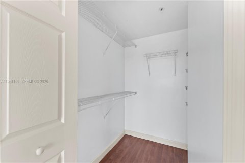 Снять в аренду кондоминиум в Майами, Флорида 1 спальня, 52.12м2, № 2006037 - фото 17