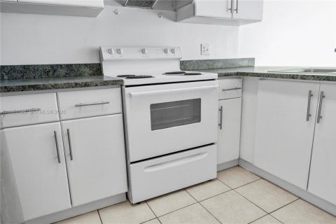 Снять в аренду кондоминиум в Майами, Флорида 1 спальня, 52.12м2, № 2006037 - фото 27