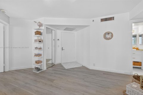 Купить кондоминиум в Авентура, Флорида 2 спальни, 128.21м2, № 1973194 - фото 2