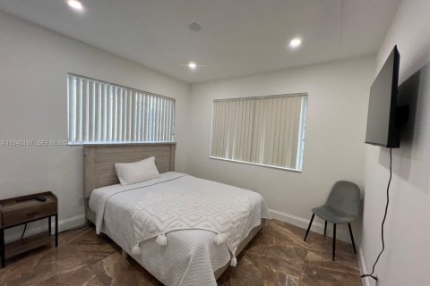 Villa ou maison à louer à North Miami Beach, Floride: 5 chambres, 185.53 m2 № 2002198 - photo 29