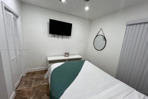 Villa ou maison à louer à North Miami Beach, Floride: 5 chambres, 185.53 m2 № 2002198 - photo 24