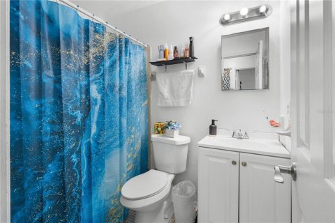 Duplex in Gainesville, Florida 2 bedrooms, 81.2 sq.m. № 2216410 - photo 13