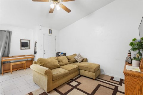Duplex in Gainesville, Florida 2 bedrooms, 81.2 sq.m. № 2216410 - photo 4
